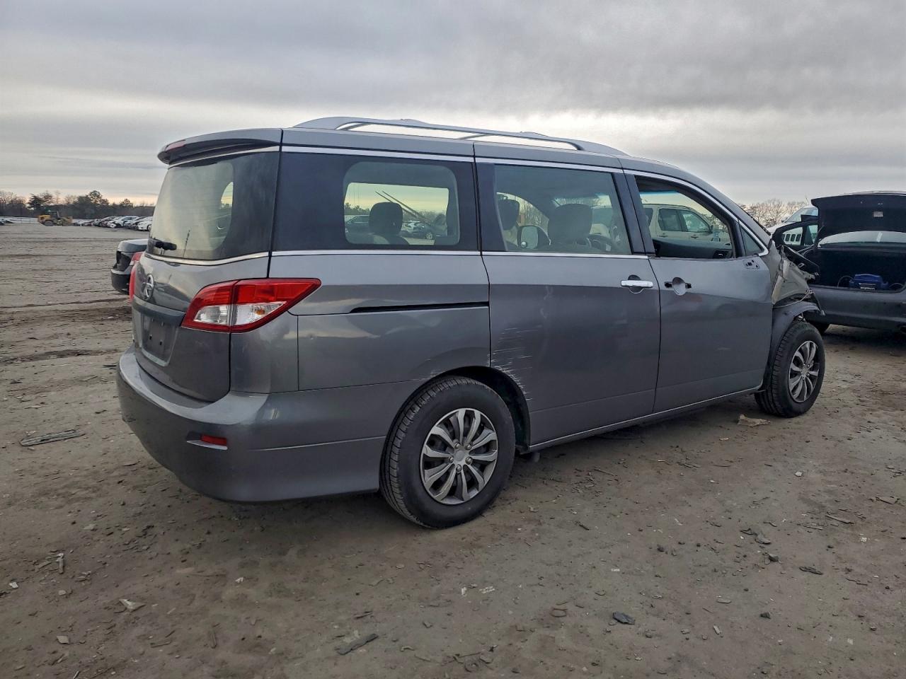 2015 NISSAN QUEST S photo 7
