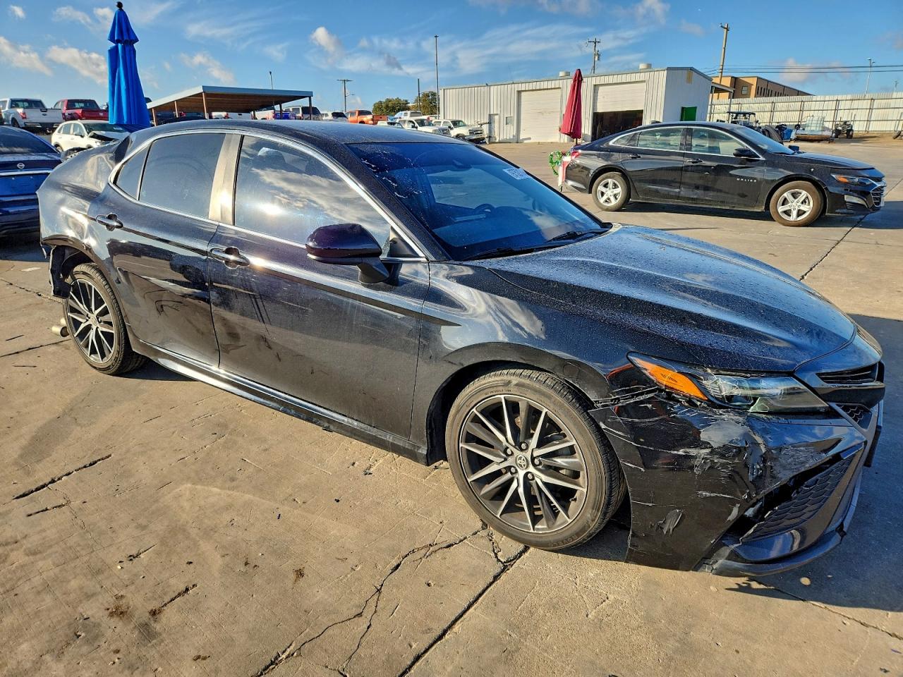 2021 TOYOTA CAMRY photo 4
