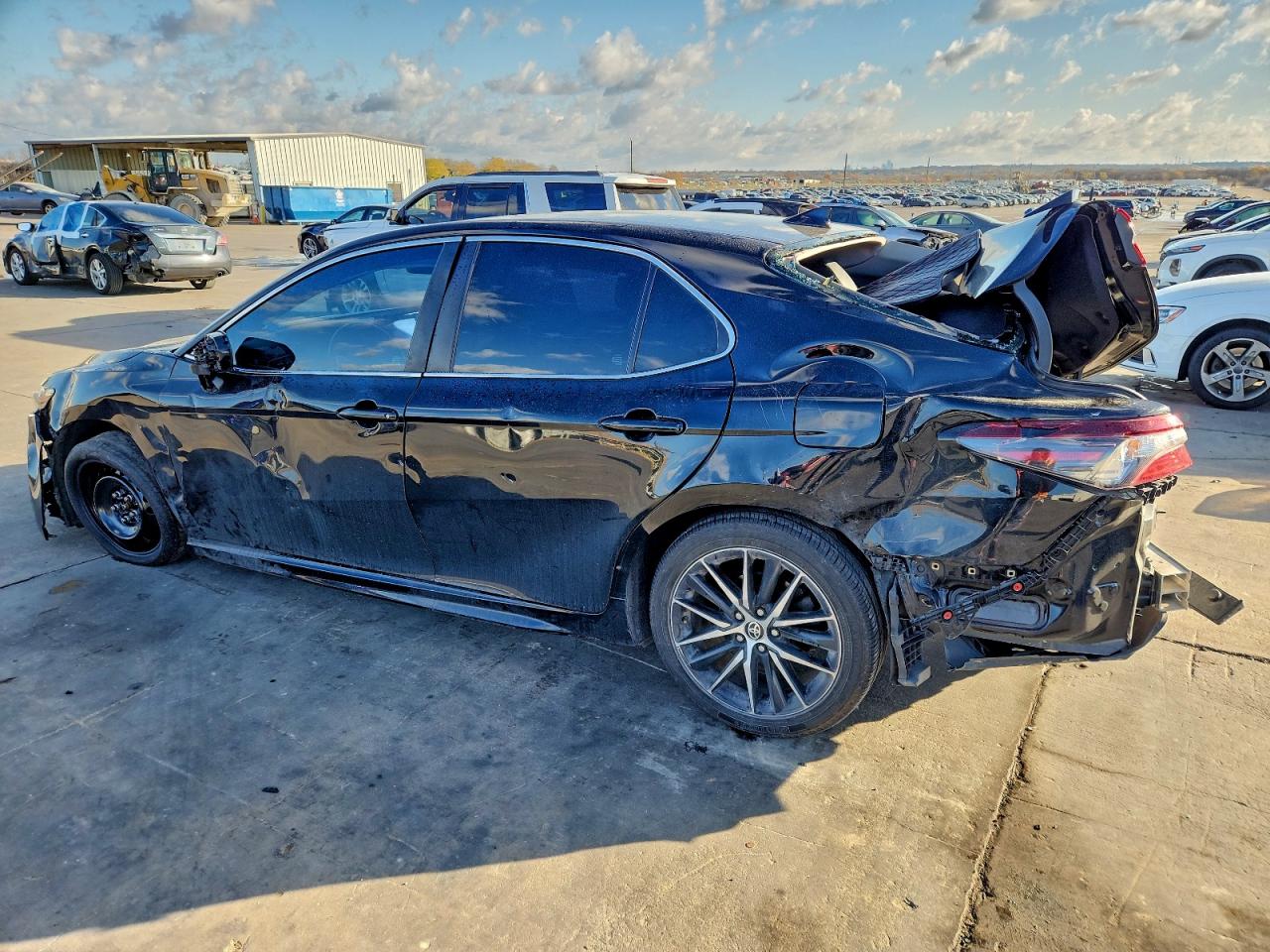 2021 TOYOTA CAMRY photo 2