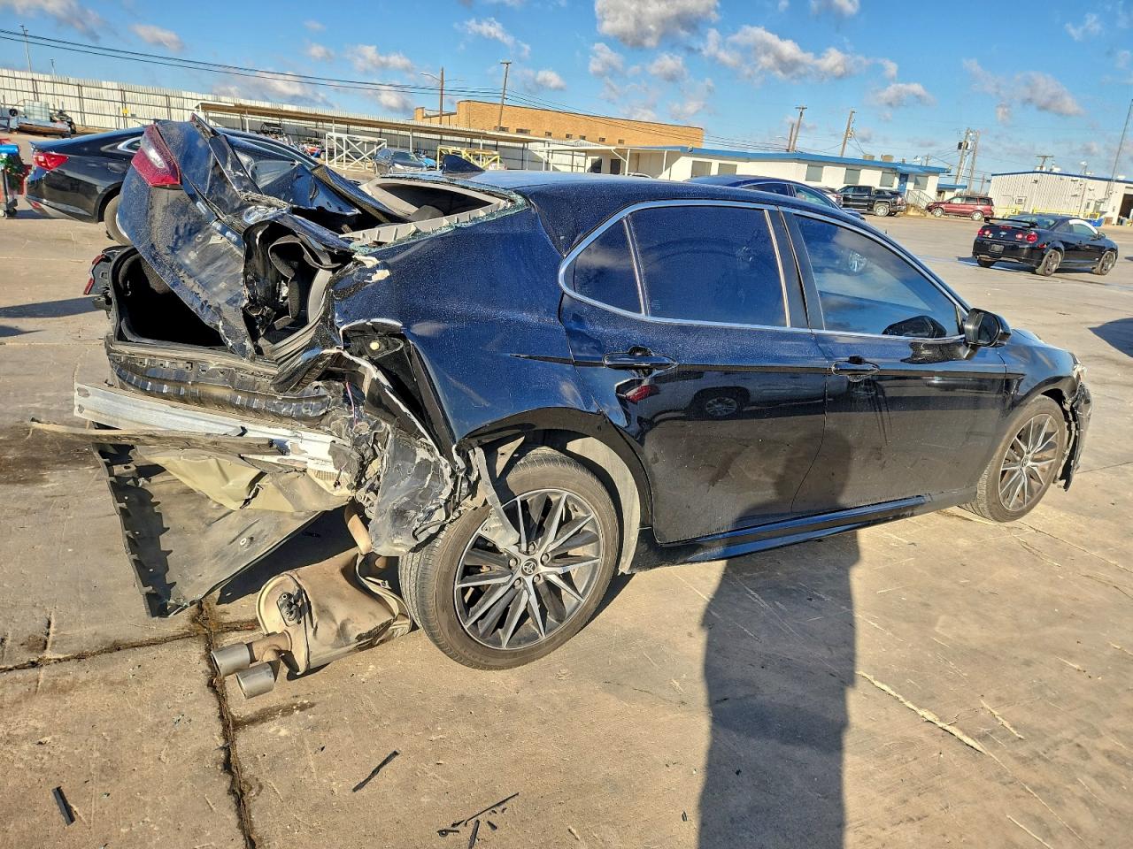 2021 TOYOTA CAMRY photo 3