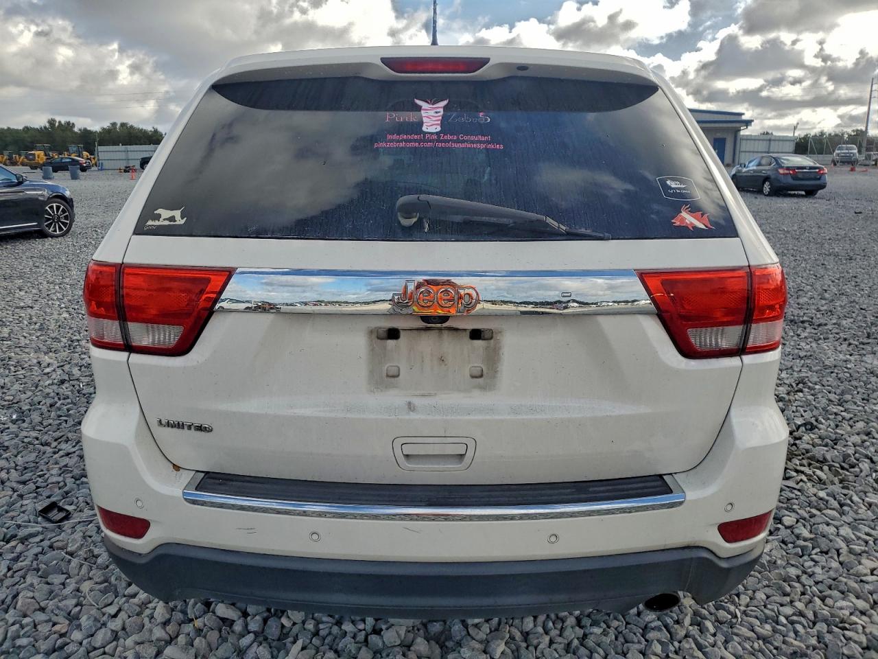 2012 JEEP GRAND CHEROKEE LIMITED photo 6