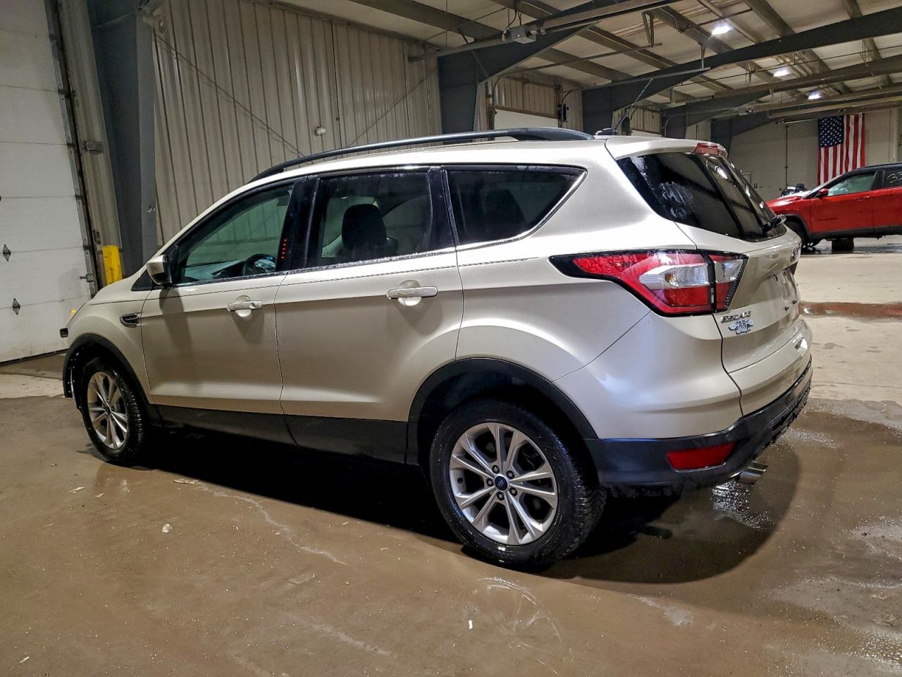 2017 FORD ESCAPE SE photo 2