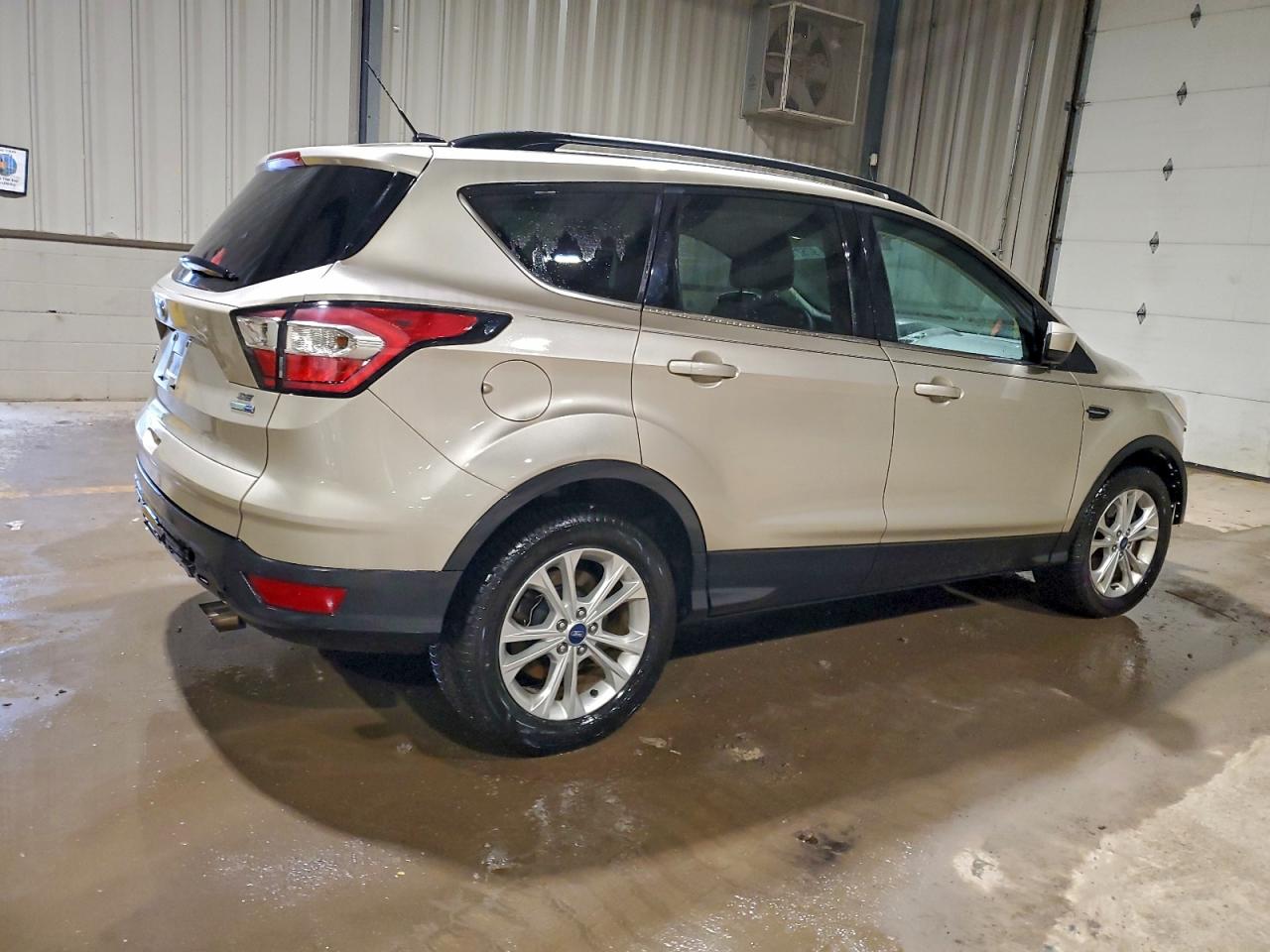2017 FORD ESCAPE SE photo 3