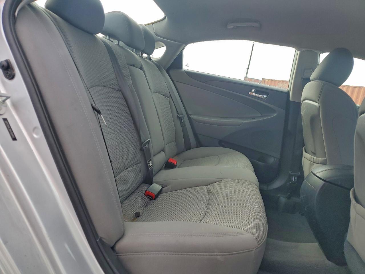 2013 HYUNDAI SONATA GLS photo 10