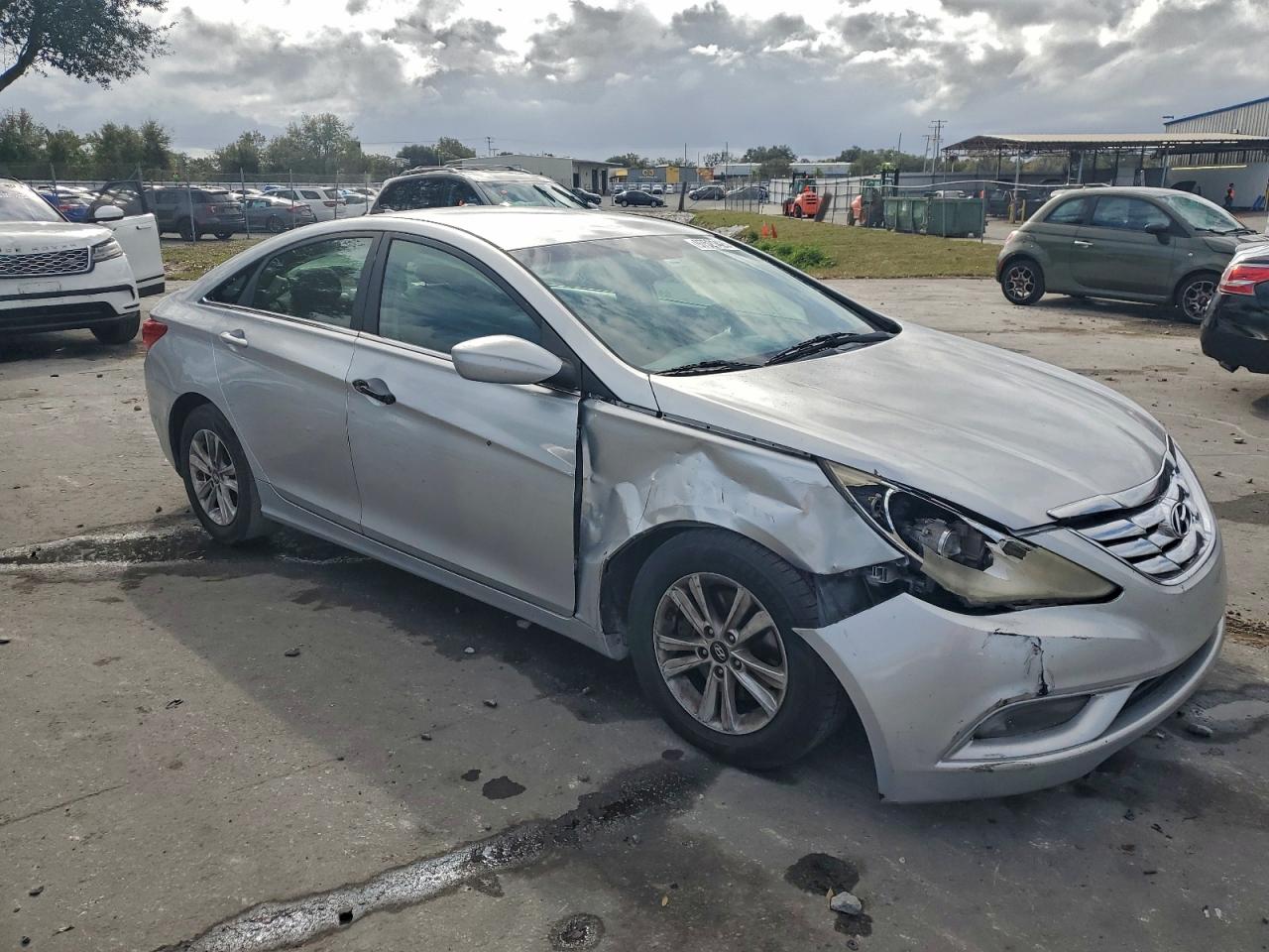 2013 HYUNDAI SONATA GLS photo 4