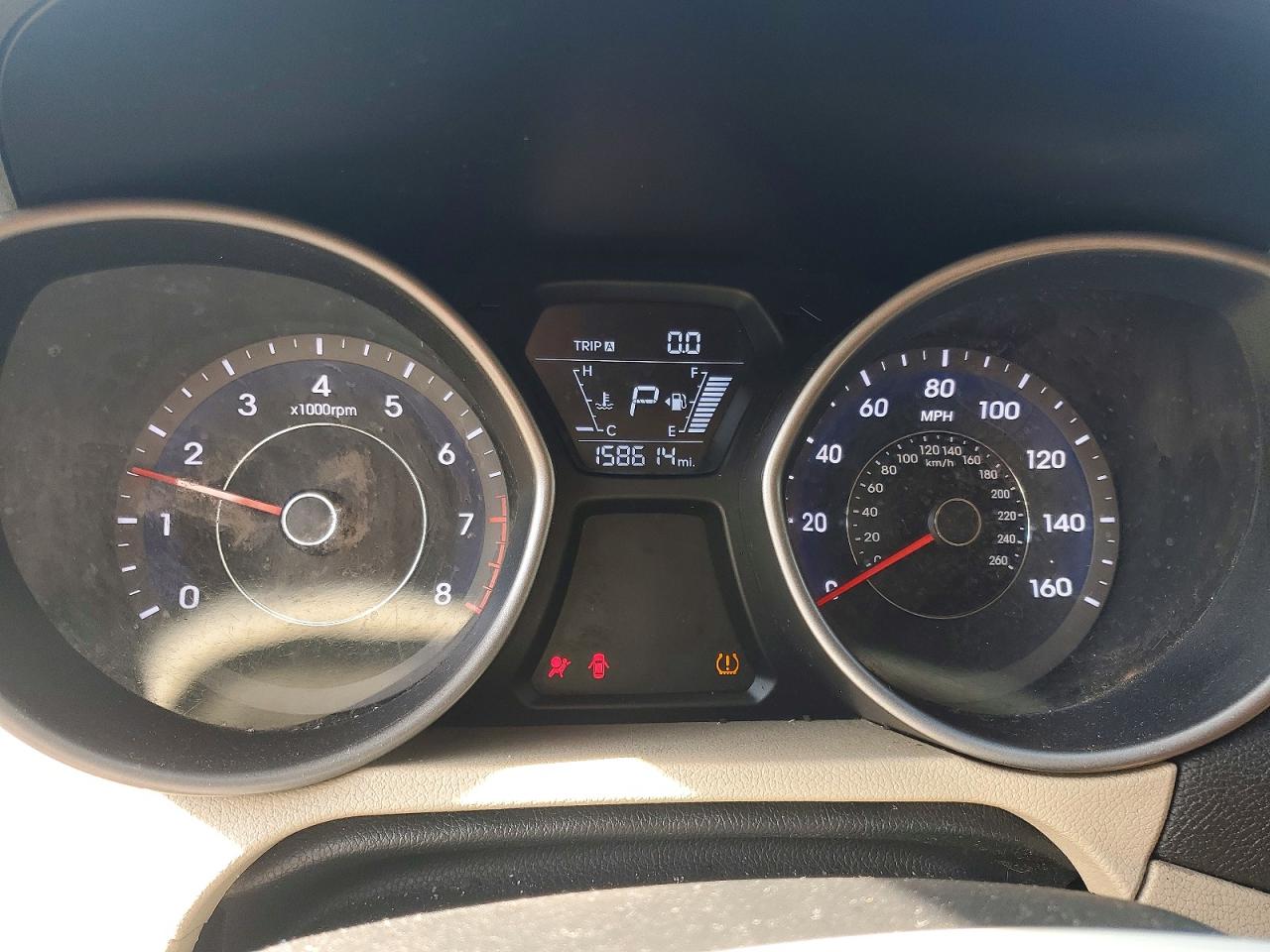 2016 HYUNDAI ELANTRA SE photo 9
