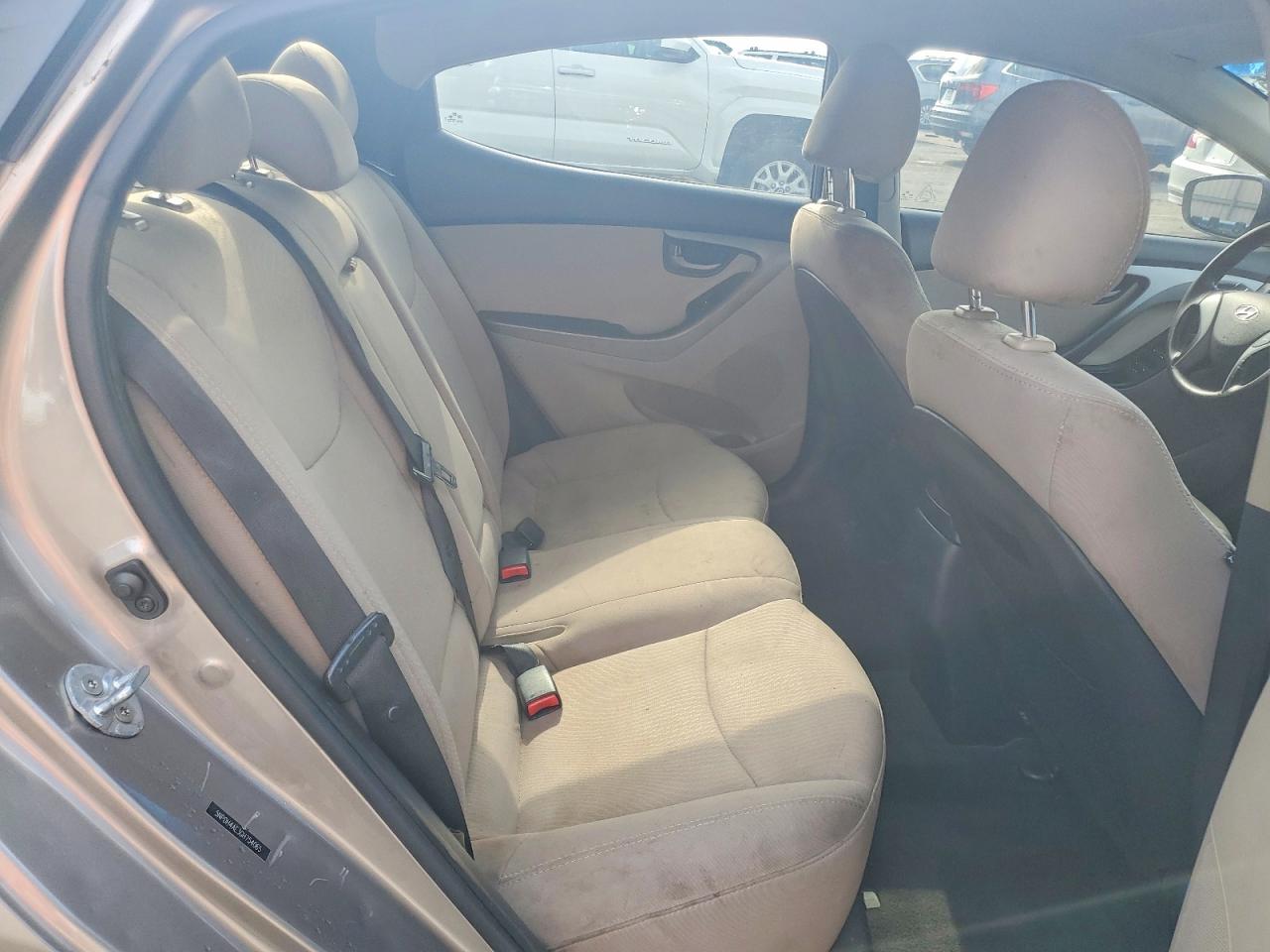 2016 HYUNDAI ELANTRA SE photo 10