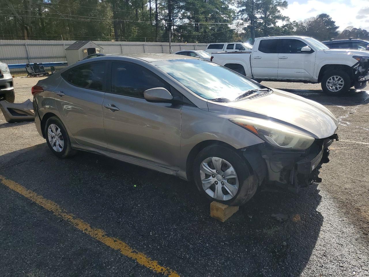 2016 HYUNDAI ELANTRA SE photo 4
