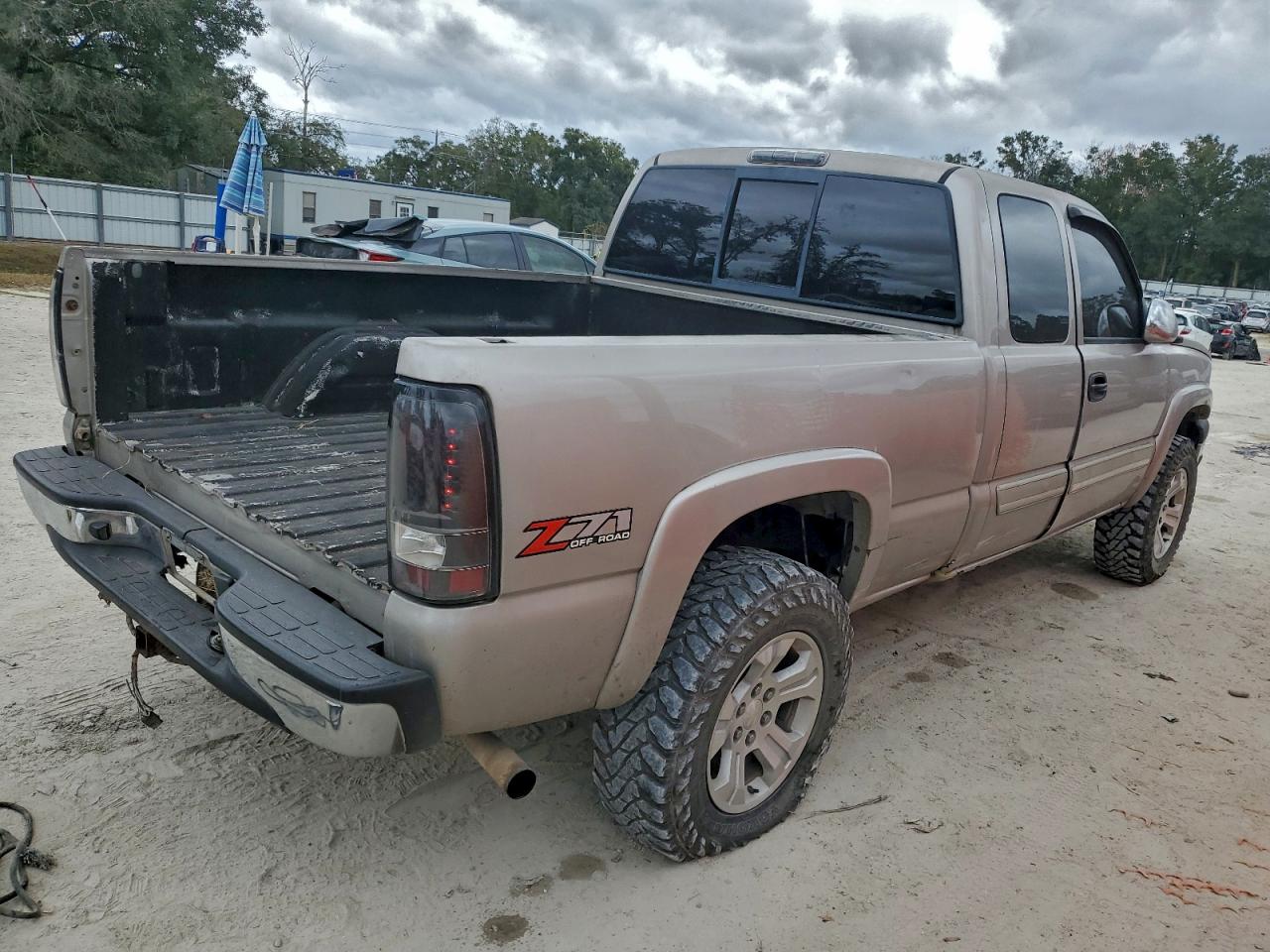 2004 CHEVROLET SILVERADO K1500 photo 5
