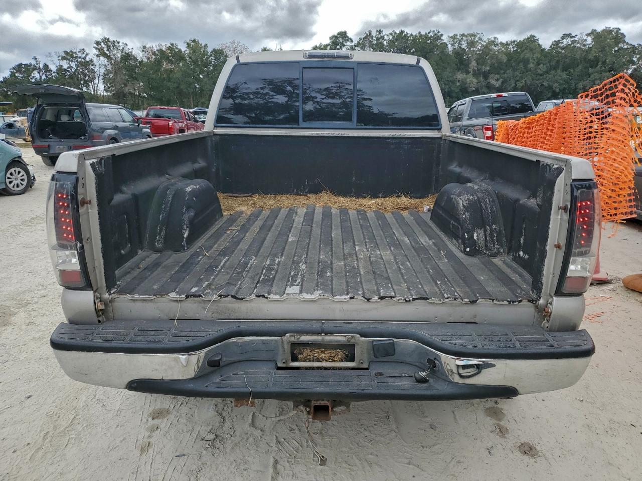 2004 CHEVROLET SILVERADO K1500 photo 11