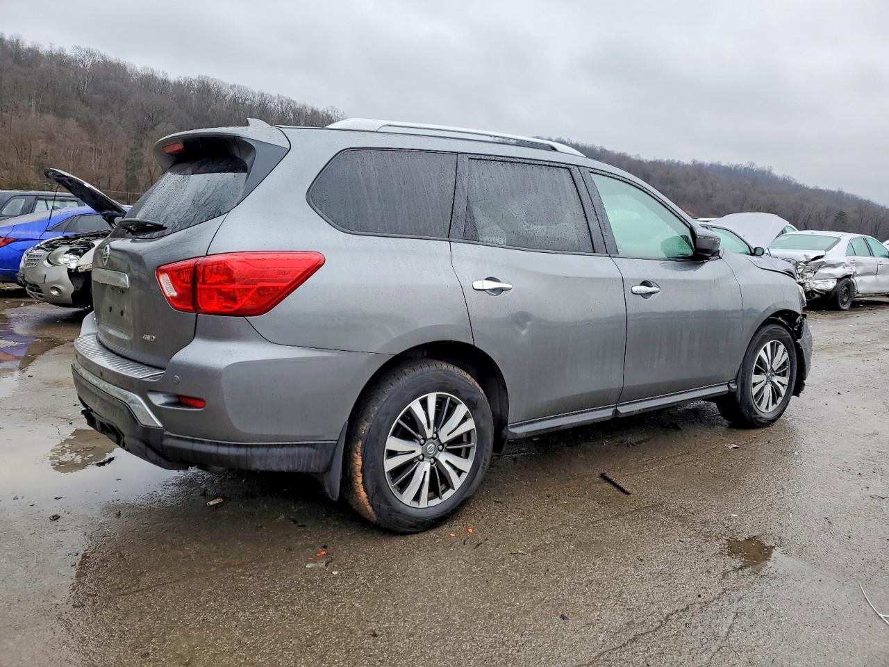 2020 NISSAN PATHFINDER S photo 3