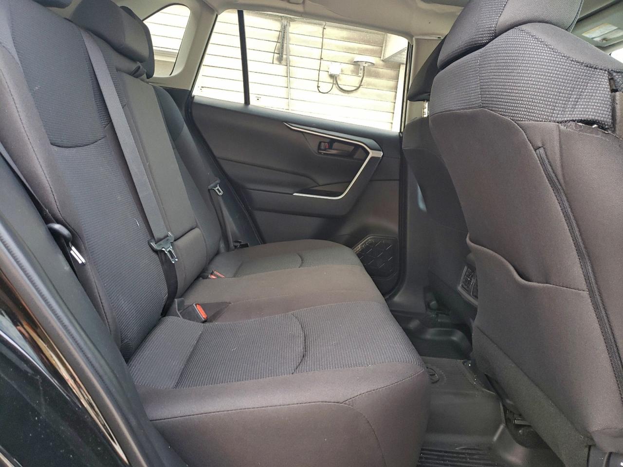 2025 TOYOTA RAV4 LE photo 11