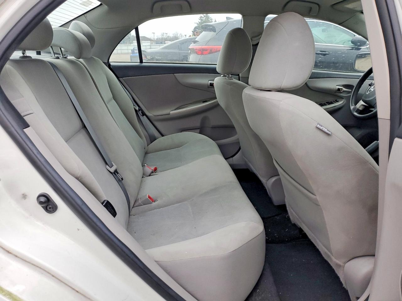 2013 TOYOTA COROLLA BASE photo 10