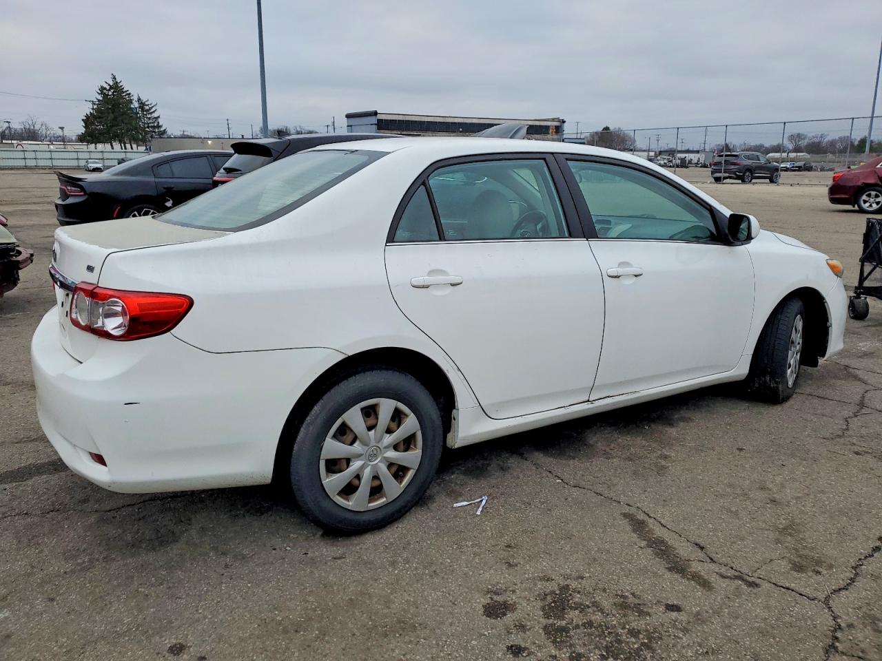 2013 TOYOTA COROLLA BASE photo 3
