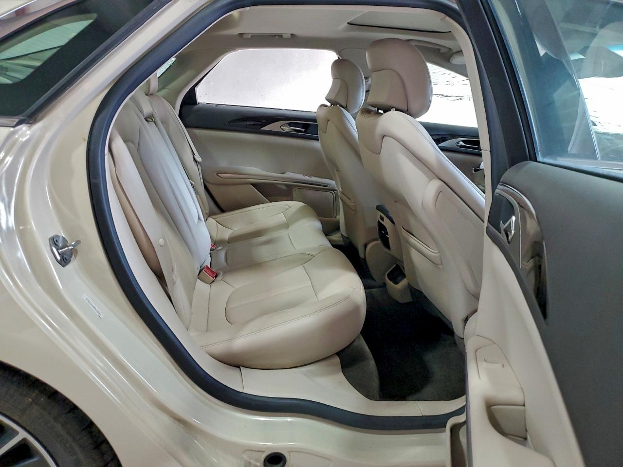 2016 LINCOLN MKZ HYBRID photo 10
