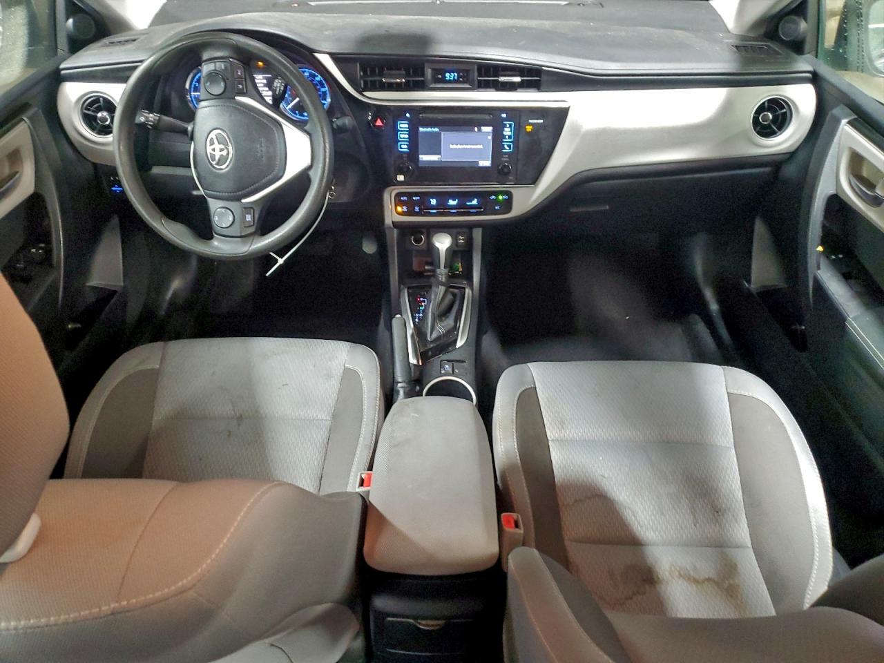 2017 TOYOTA COROLLA L photo 8