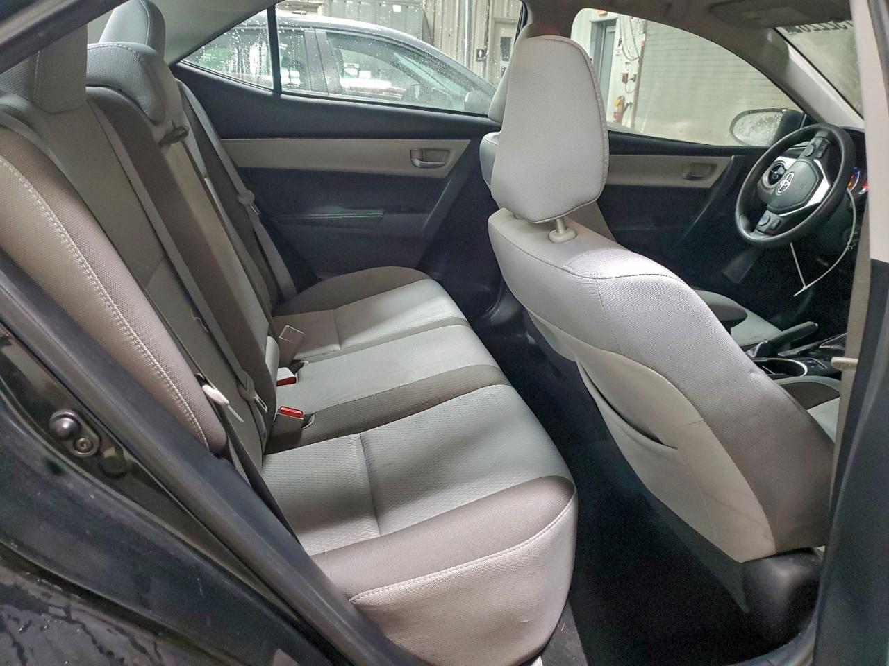 2017 TOYOTA COROLLA L photo 10