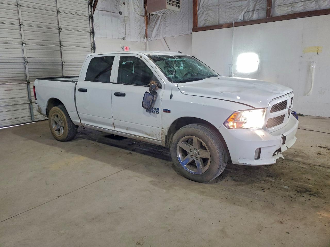 2017 RAM 1500 ST photo 4