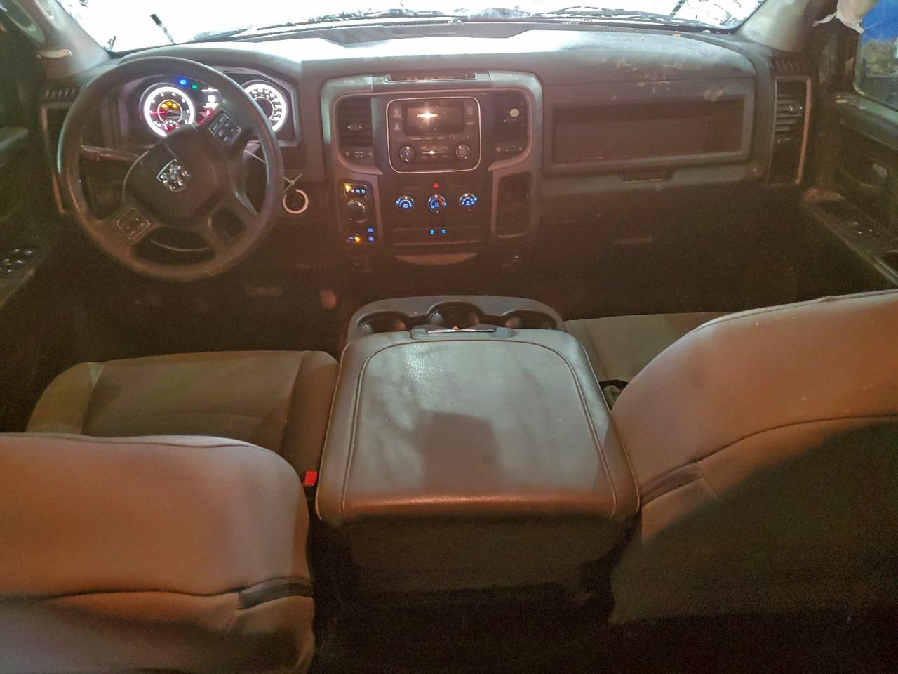 2017 RAM 1500 ST photo 8