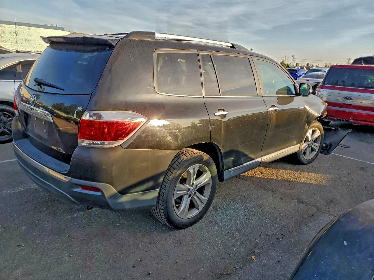 2013 TOYOTA HIGHLANDER LIMITED photo 5