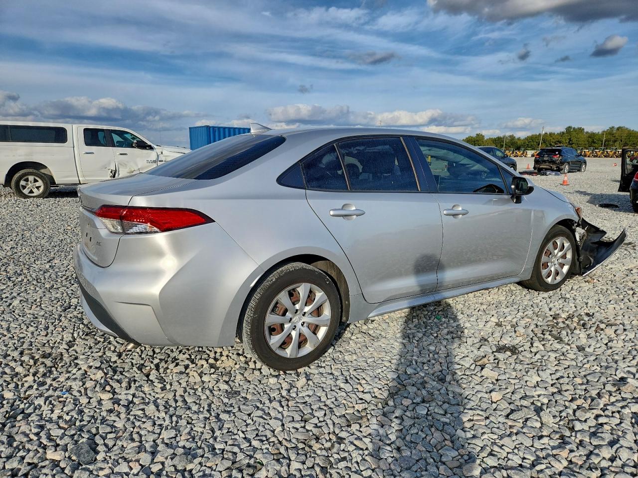 2021 TOYOTA COROLLA LE photo 5