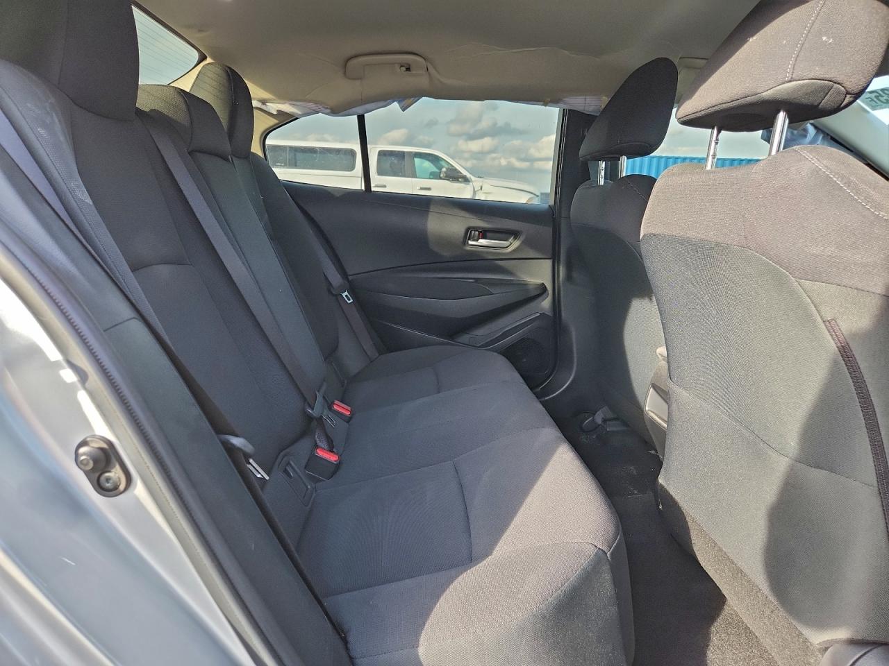 2021 TOYOTA COROLLA LE photo 19