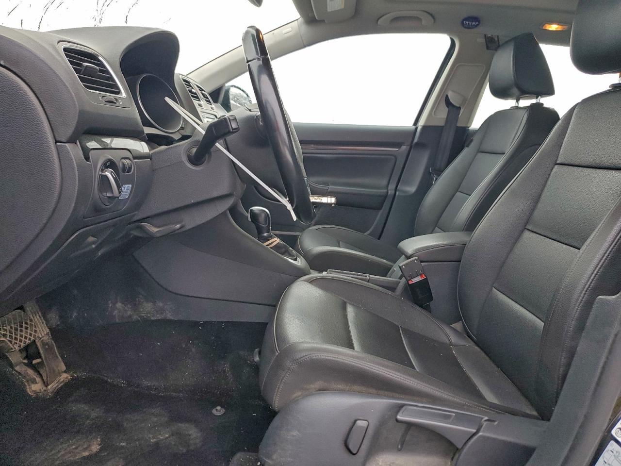 2014 VOLKSWAGEN JETTA TDI photo 19