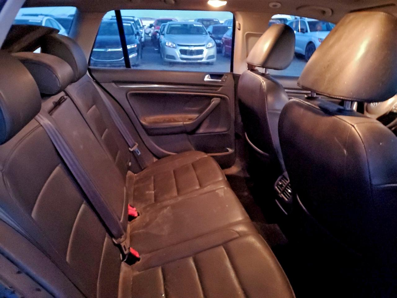 2014 VOLKSWAGEN JETTA TDI photo 28