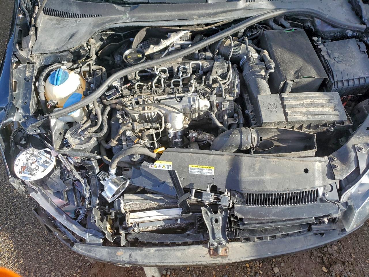 2014 VOLKSWAGEN JETTA TDI photo 31