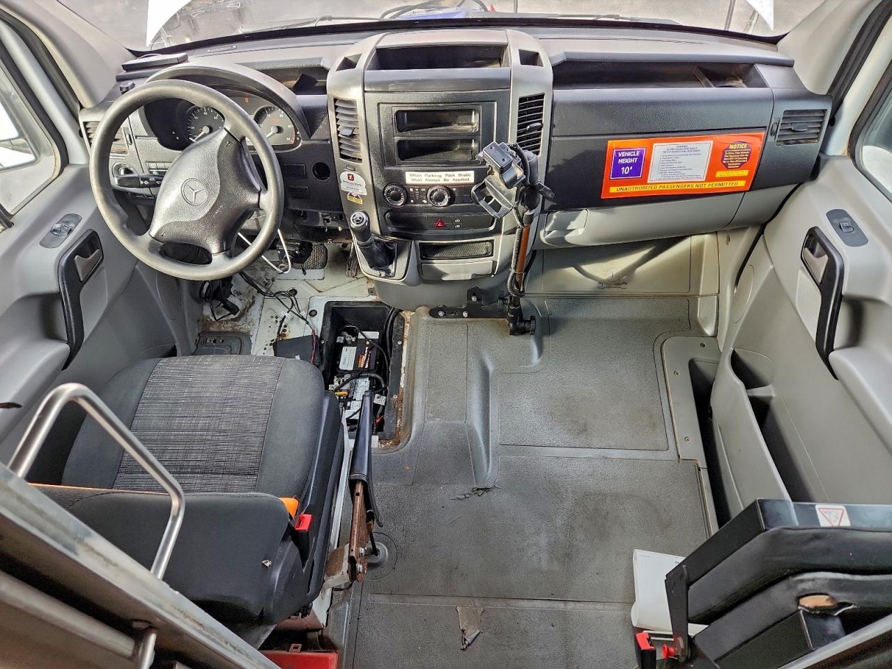 2015 MERCEDES-BENZ SPRINTER 2500 photo 8