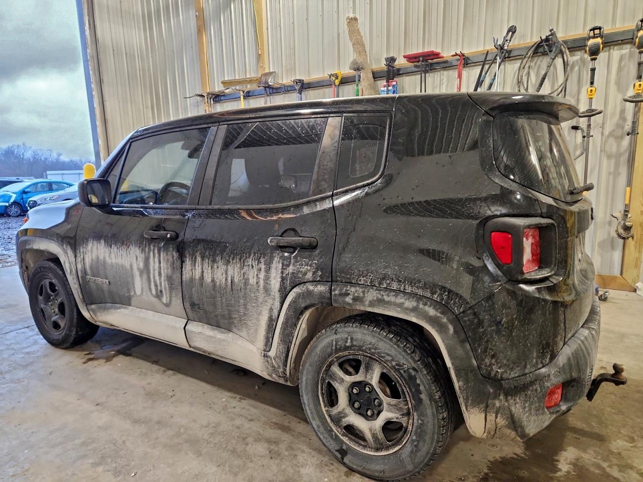 2015 JEEP RENEGADE SPORT photo 2