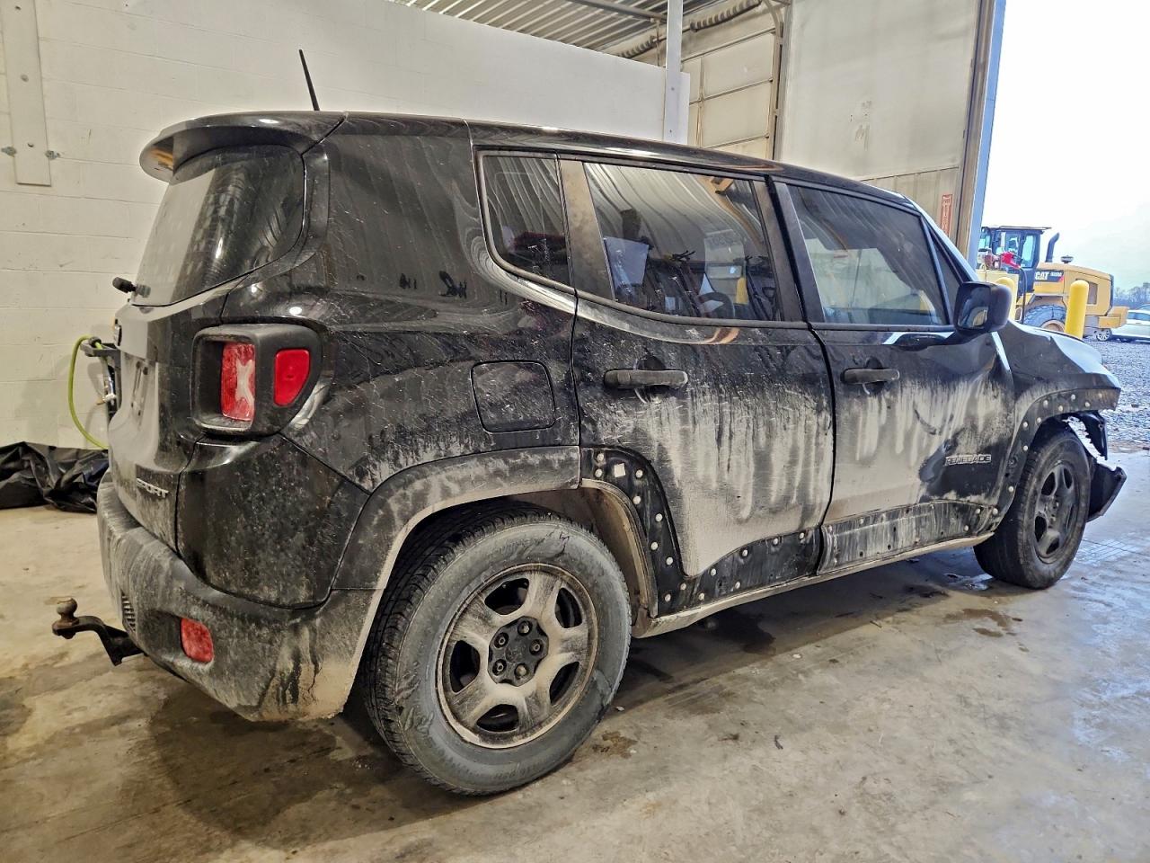 2015 JEEP RENEGADE SPORT photo 3