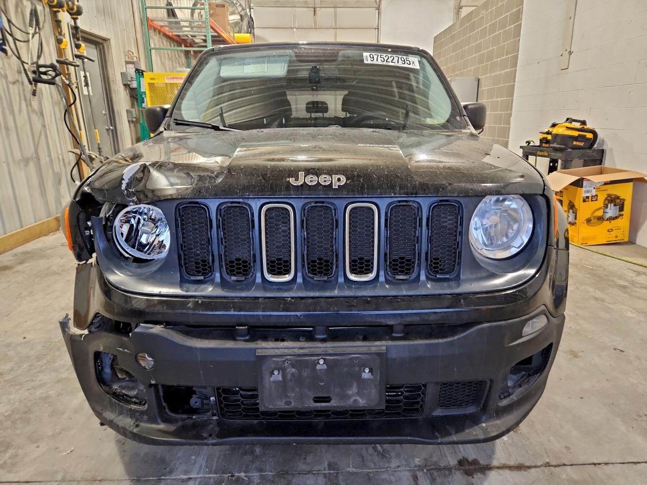 2015 JEEP RENEGADE SPORT photo 5