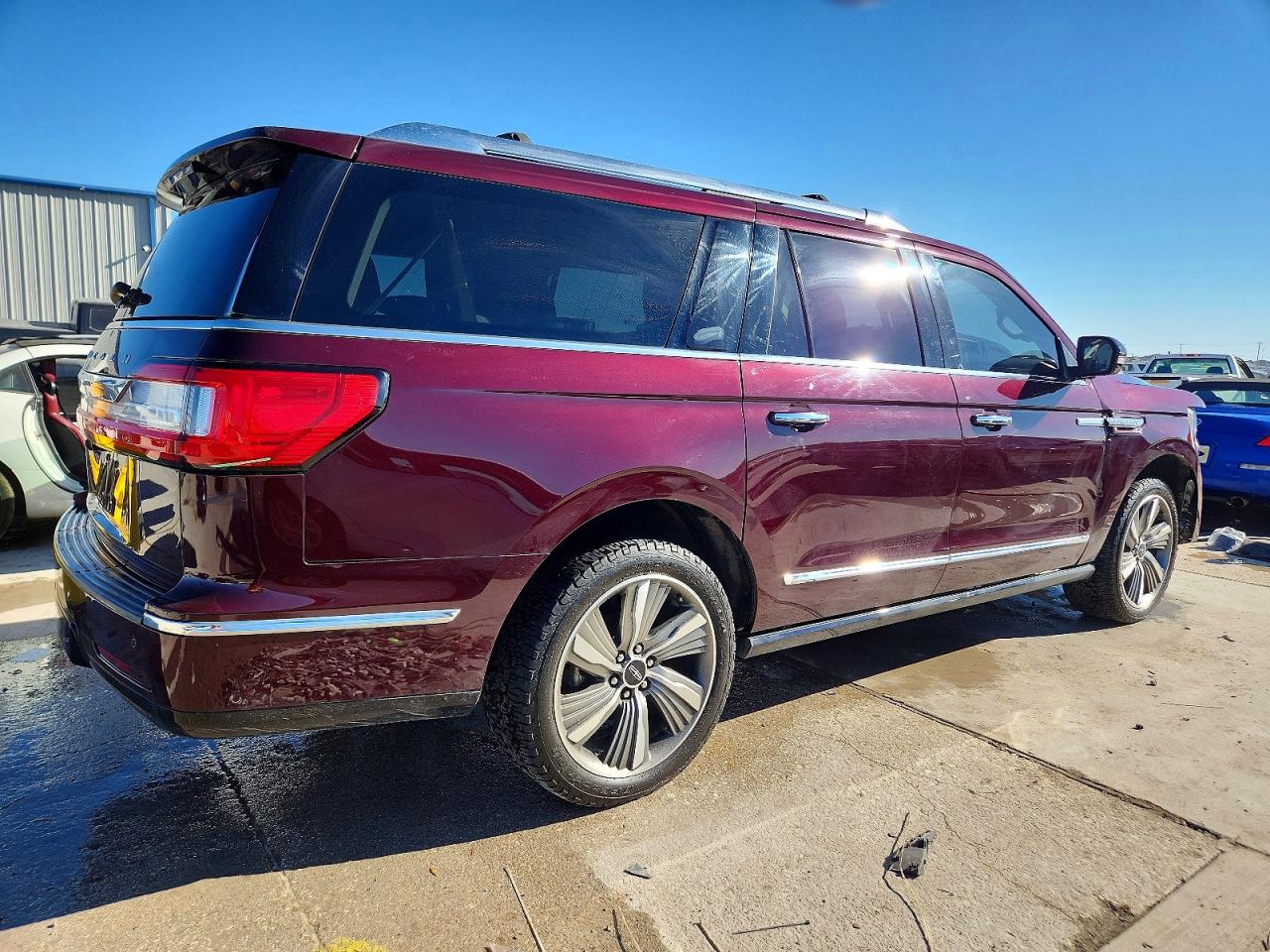 2019 LINCOLN NAVIGATOR L RESERVE photo 3