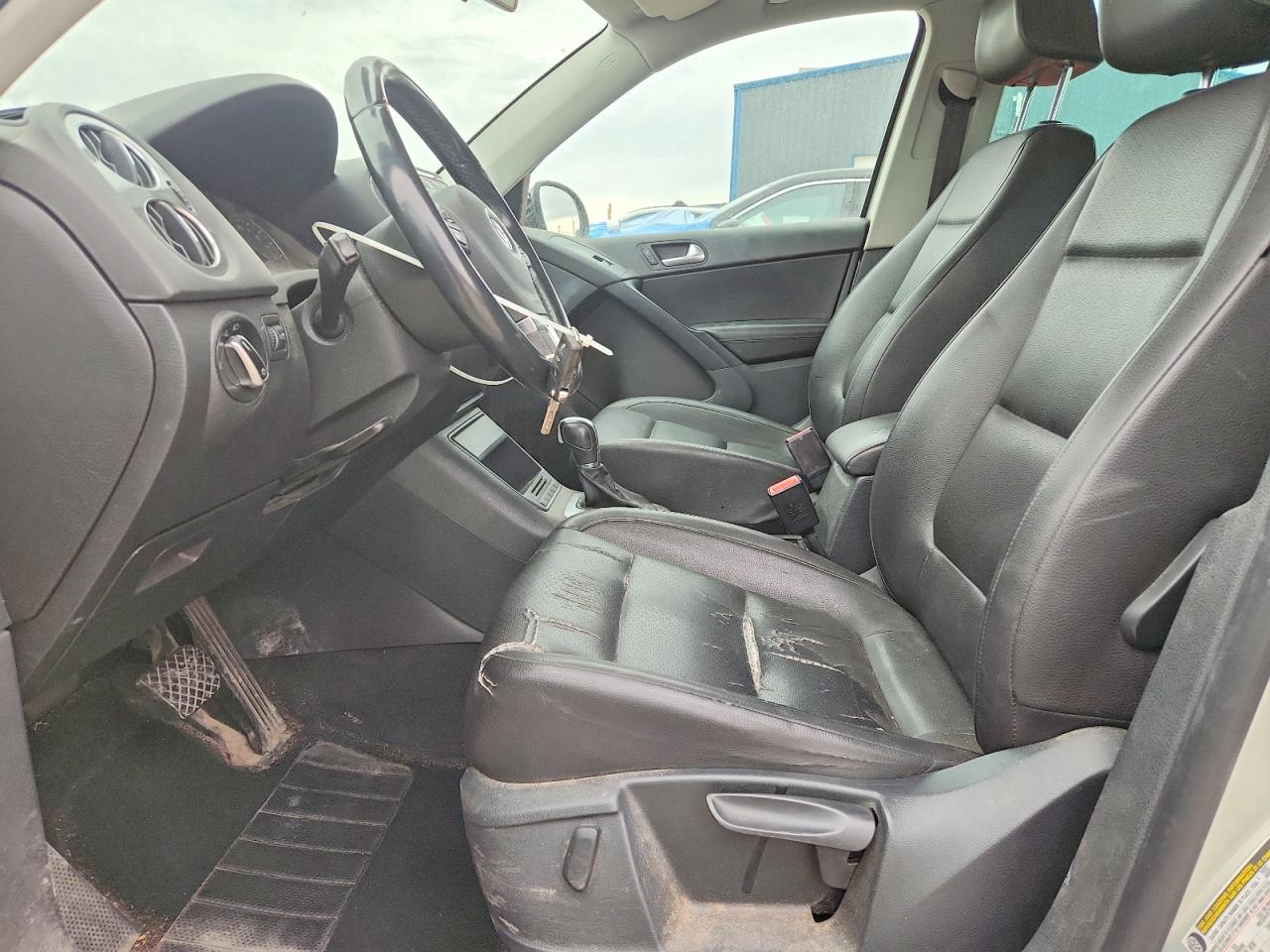 2013 VOLKSWAGEN TIGUAN S photo 7