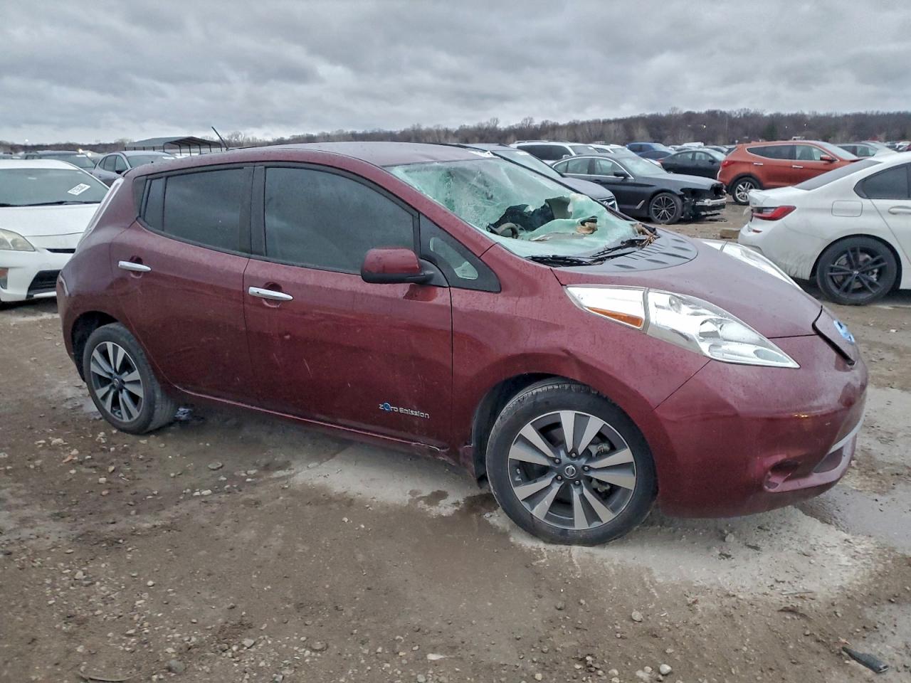 2017 NISSAN LEAF S photo 4