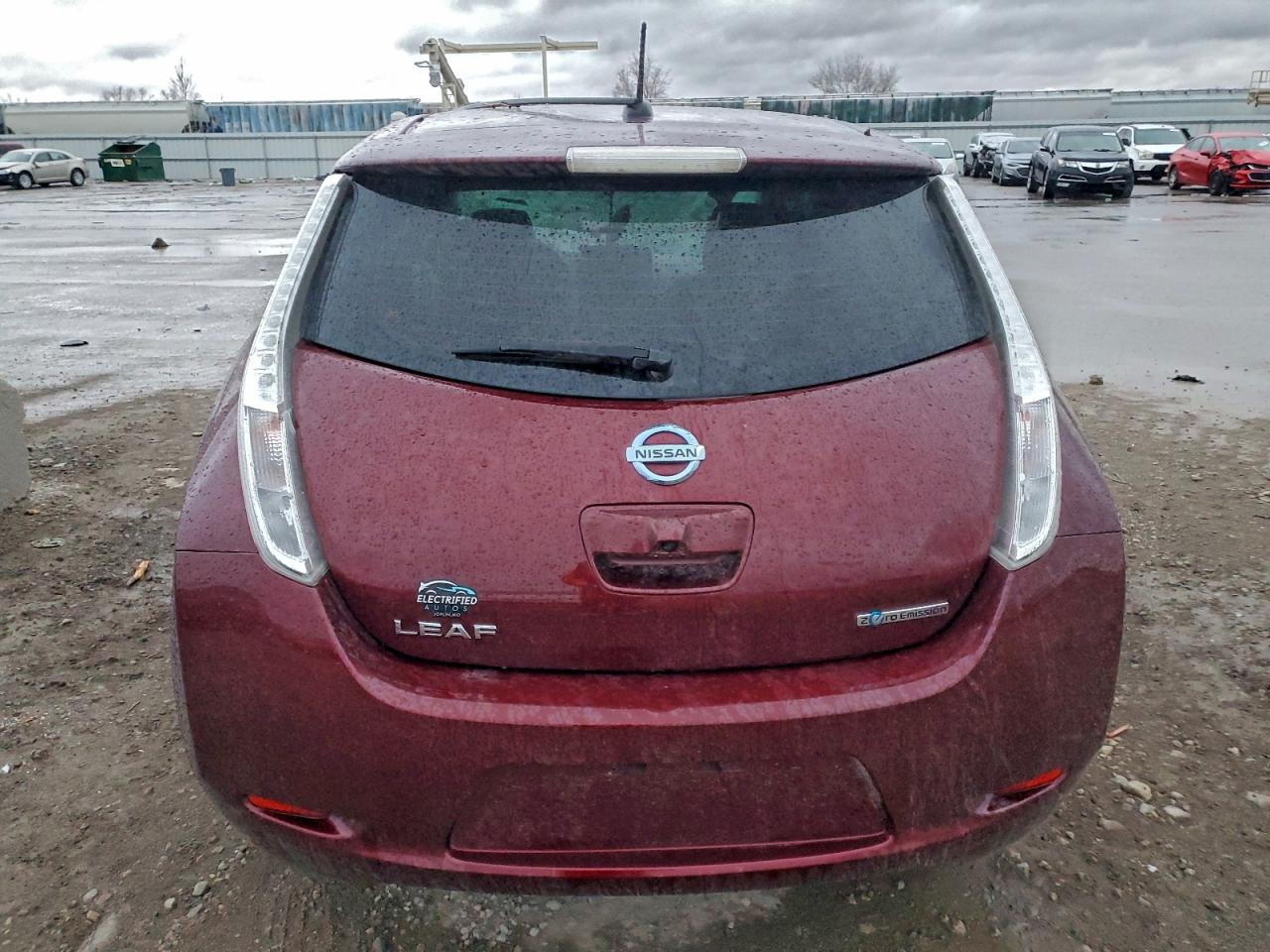 2017 NISSAN LEAF S photo 6