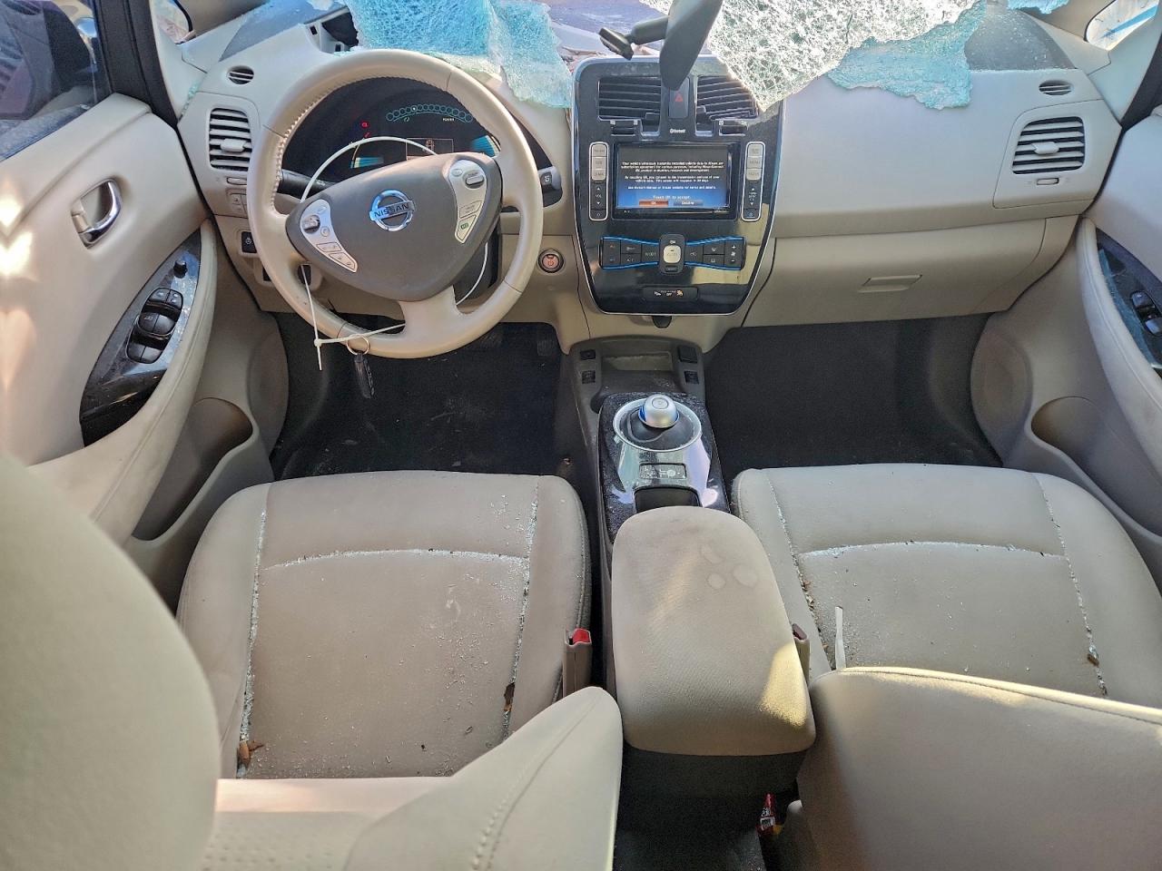 2017 NISSAN LEAF S photo 8