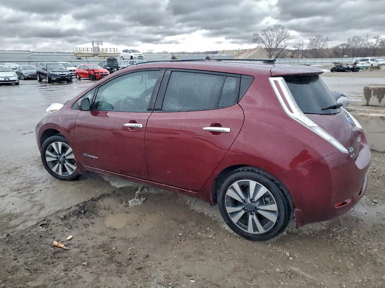 2017 NISSAN LEAF S photo 2