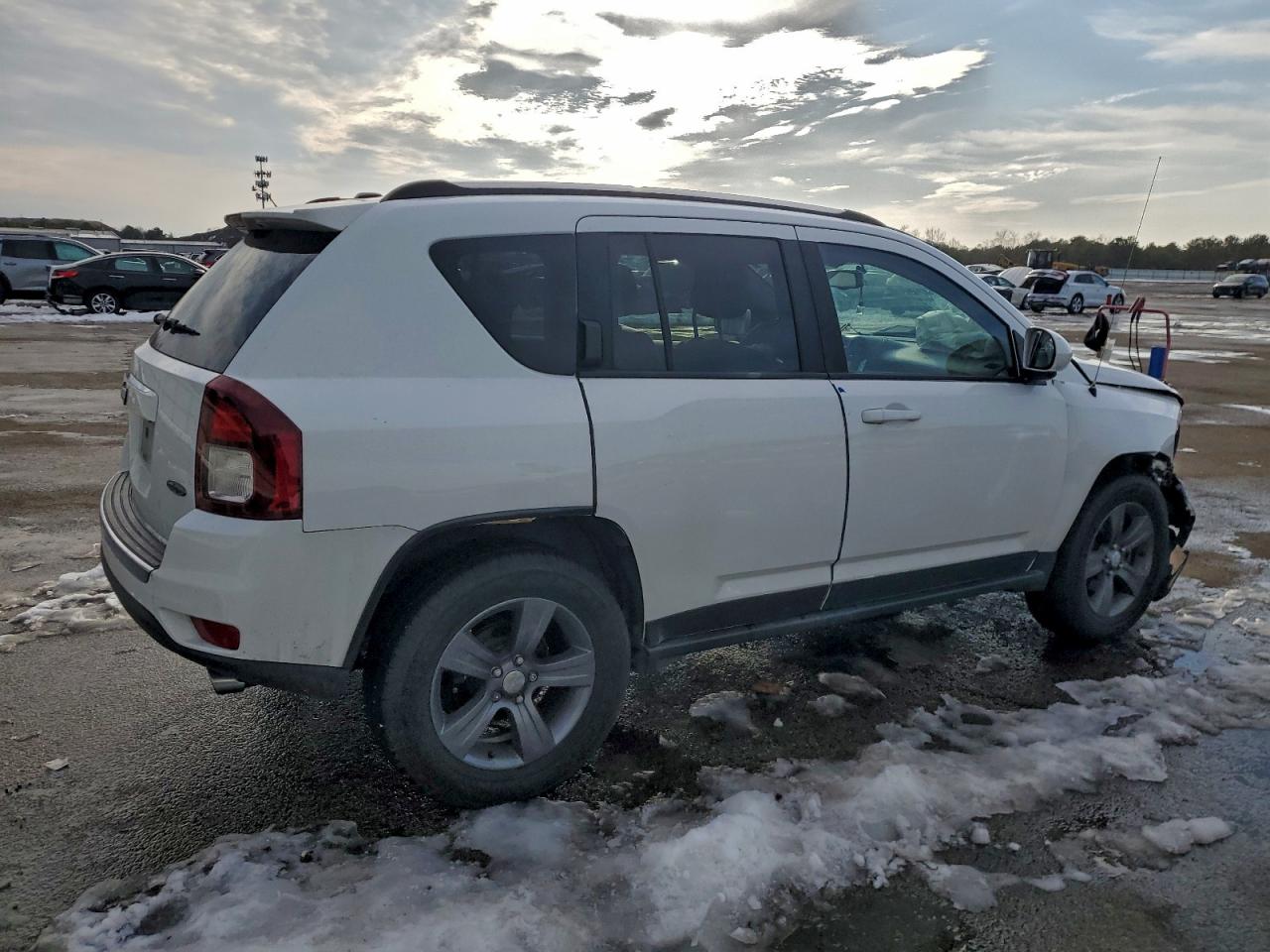 2016 JEEP COMPASS LATITUDE photo 3