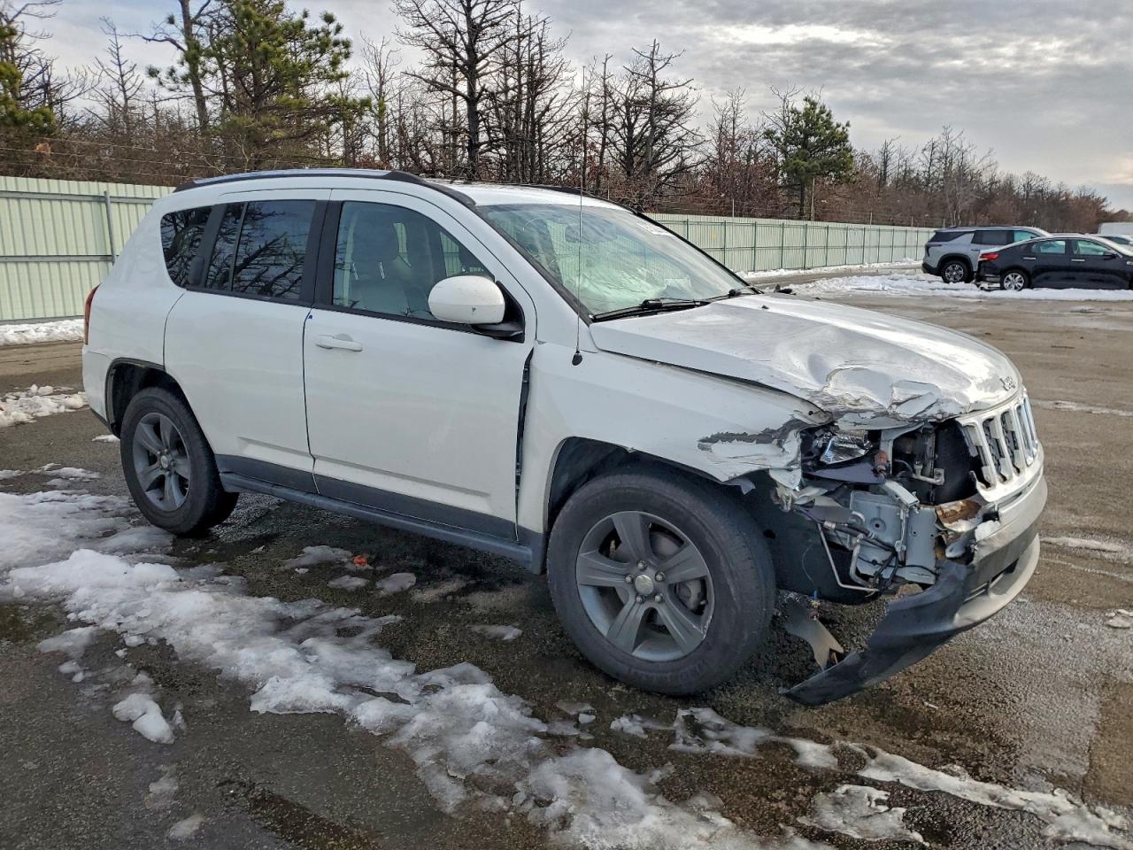 2016 JEEP COMPASS LATITUDE photo 4