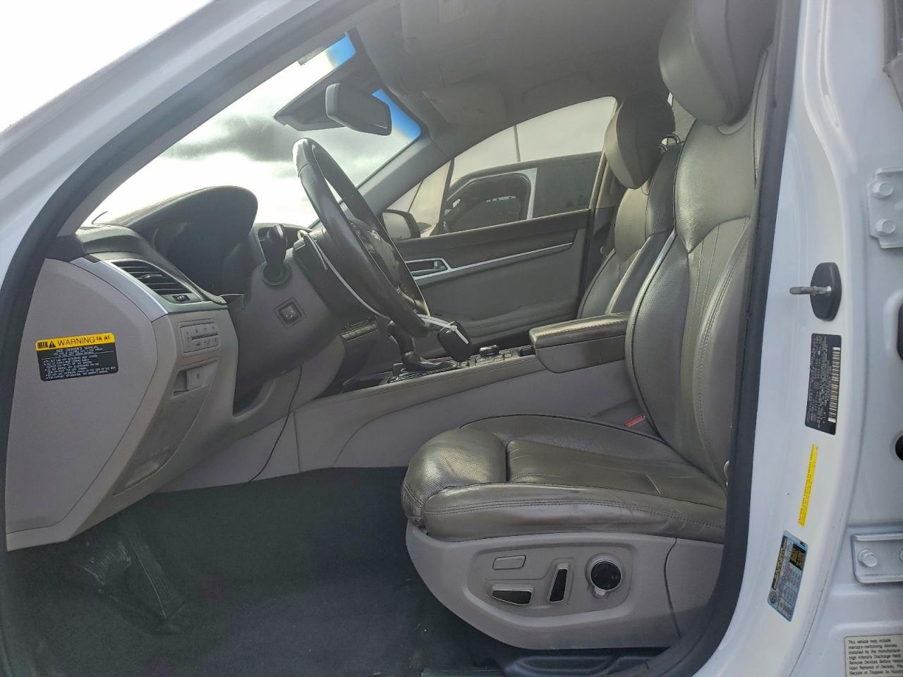 2015 HYUNDAI GENESIS 3.8L photo 7