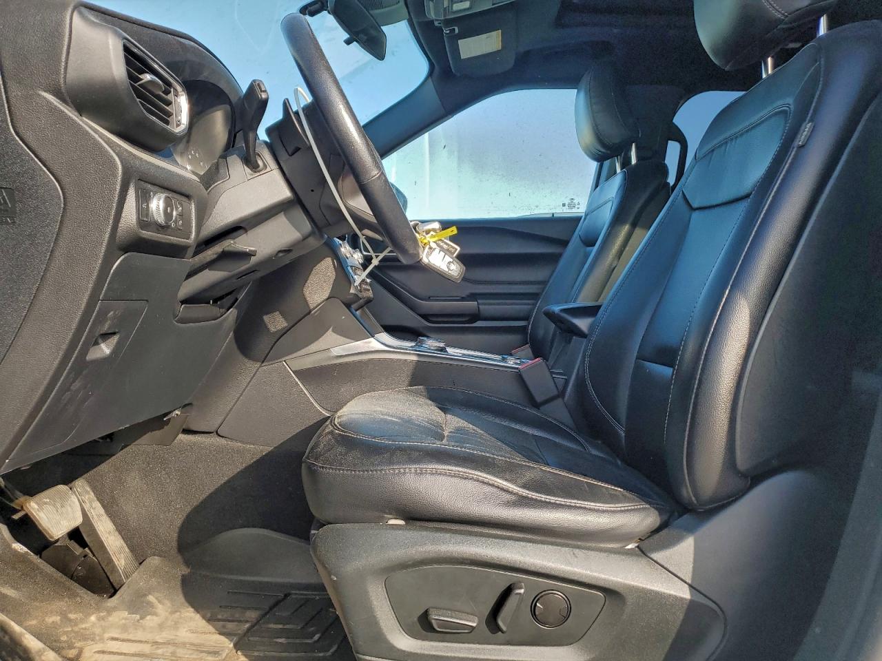 2020 FORD EXPLORER XLT photo 19