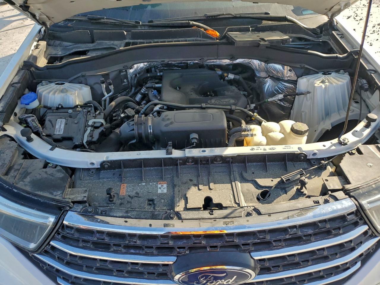2020 FORD EXPLORER XLT photo 34