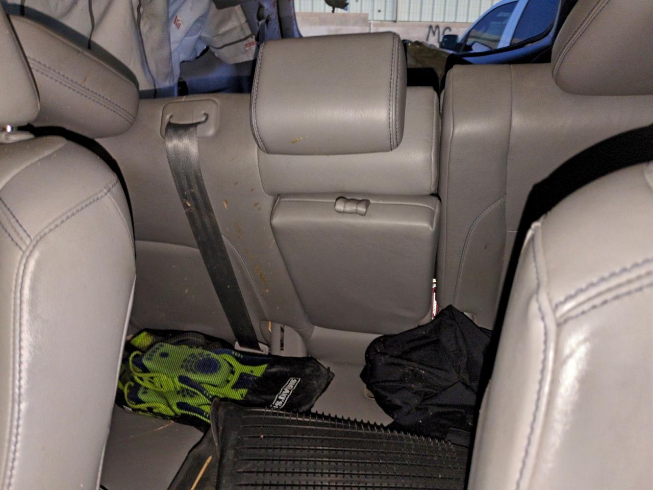 2017 TOYOTA HIGHLANDER SE photo 28