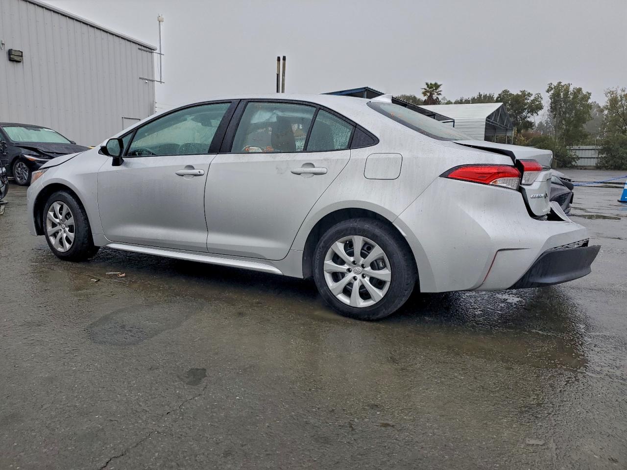 2024 TOYOTA COROLLA LE photo 2