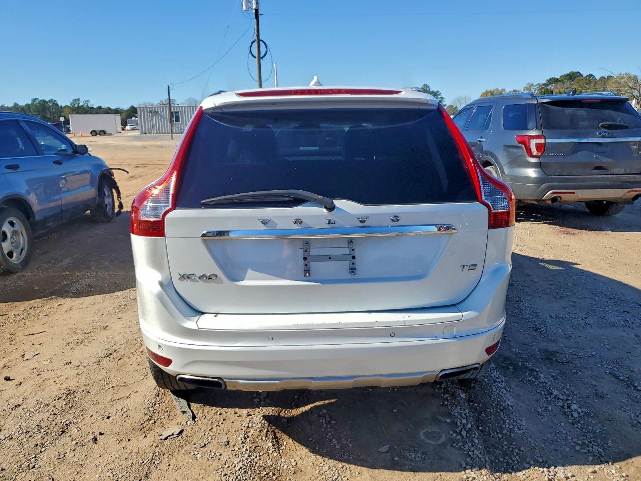 2015 VOLVO XC60 T5 PREMIER photo 16