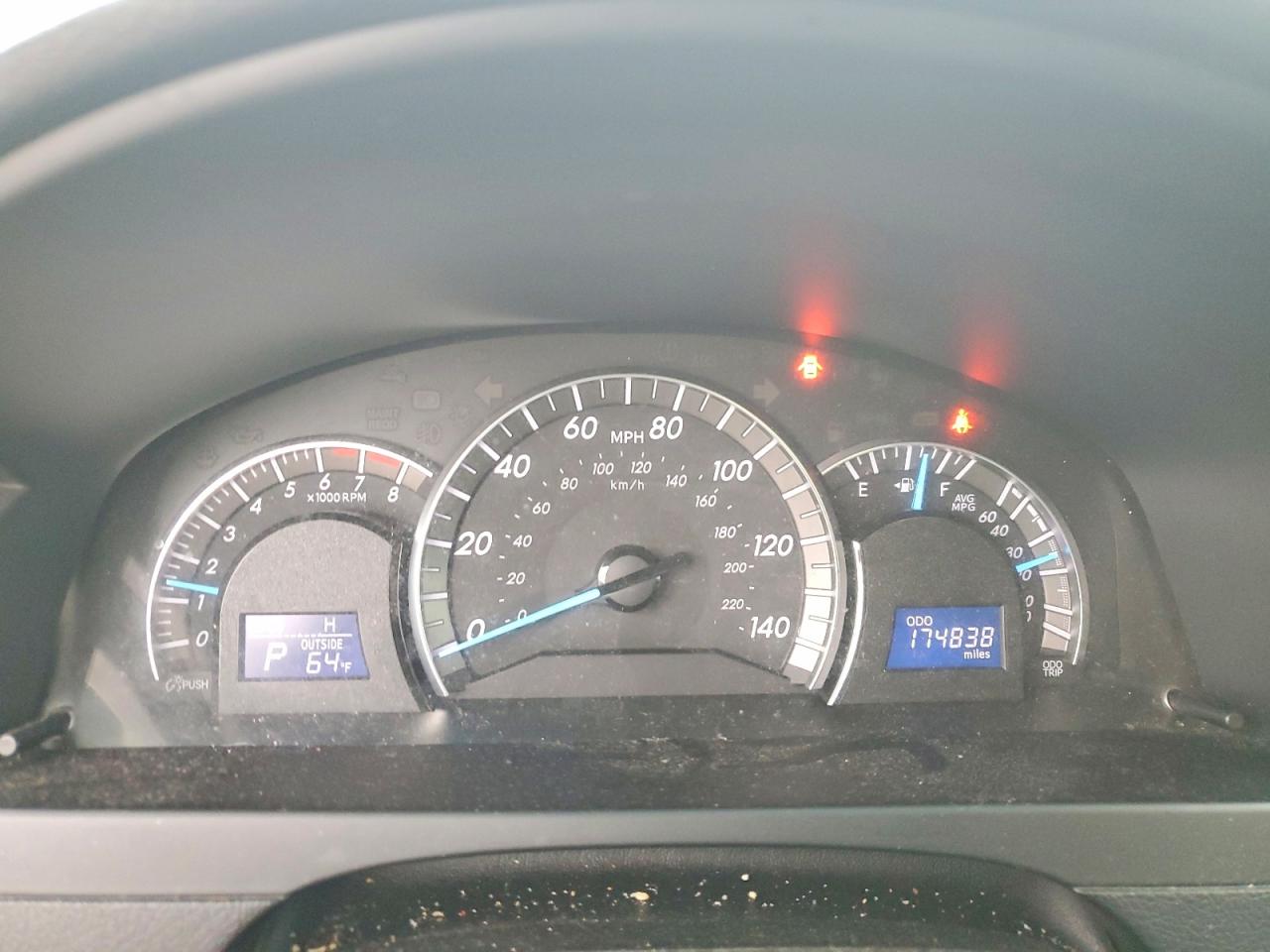 2014 TOYOTA CAMRY SE photo 9