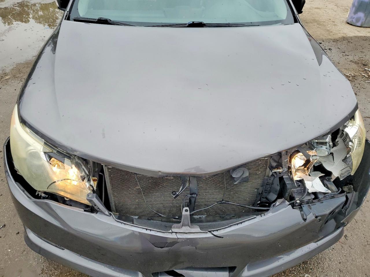 2014 TOYOTA CAMRY SE photo 11