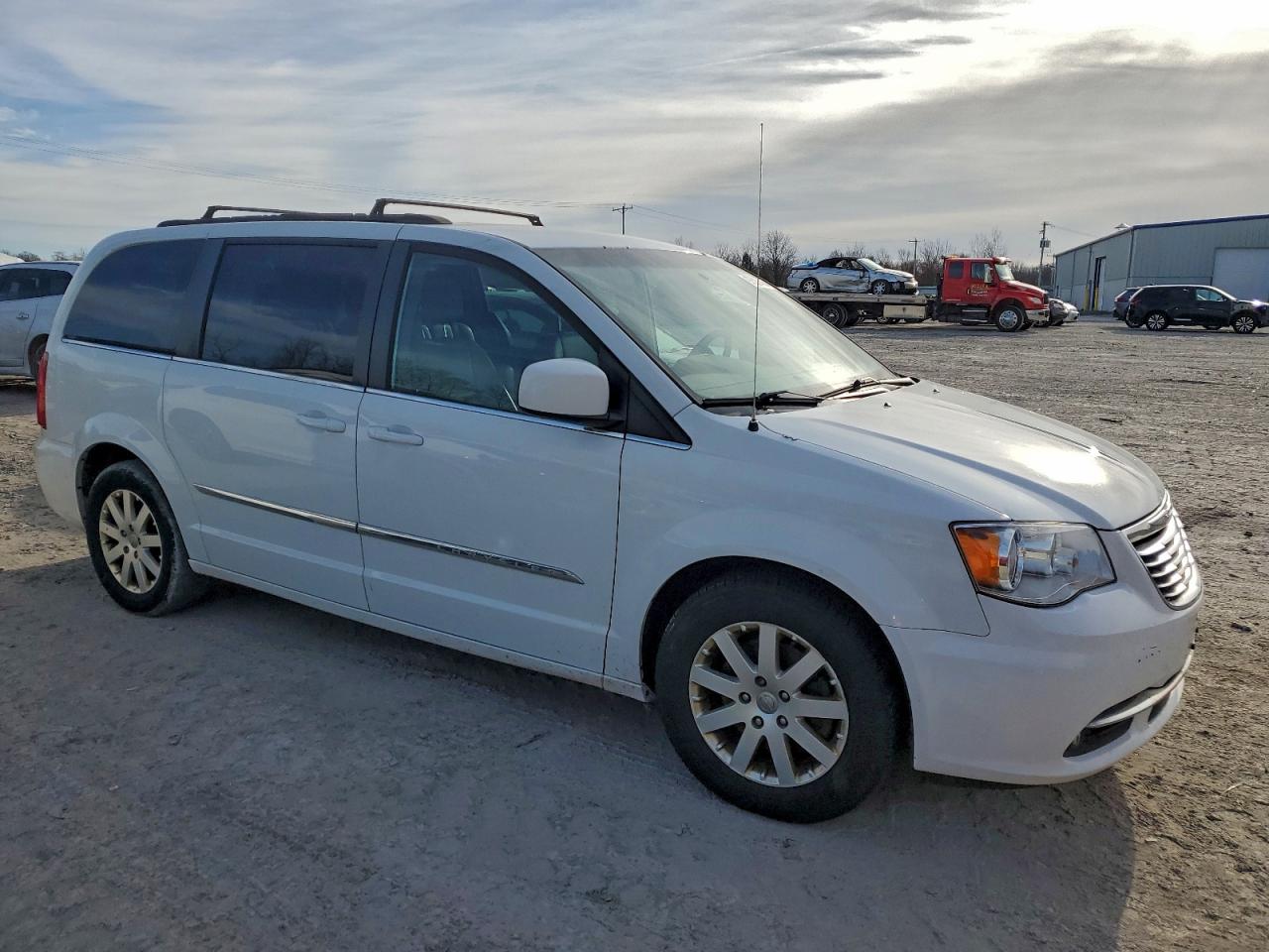 2015 CHRYSLER TOWN & COUNTRY TOURING photo 4